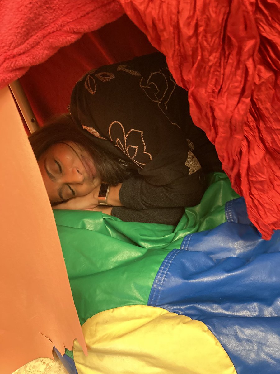 MsJKapoor's tweet photo. When the PA System calls but  your principal is hibernating with the kindies 😜…learning about hibernation in our science learning @sawh4kids @EarlyYearsTDSB @LC3_TDSB @TDSB_MSPS #PlayBasedLearning https://t.co/RIL0qag1cA