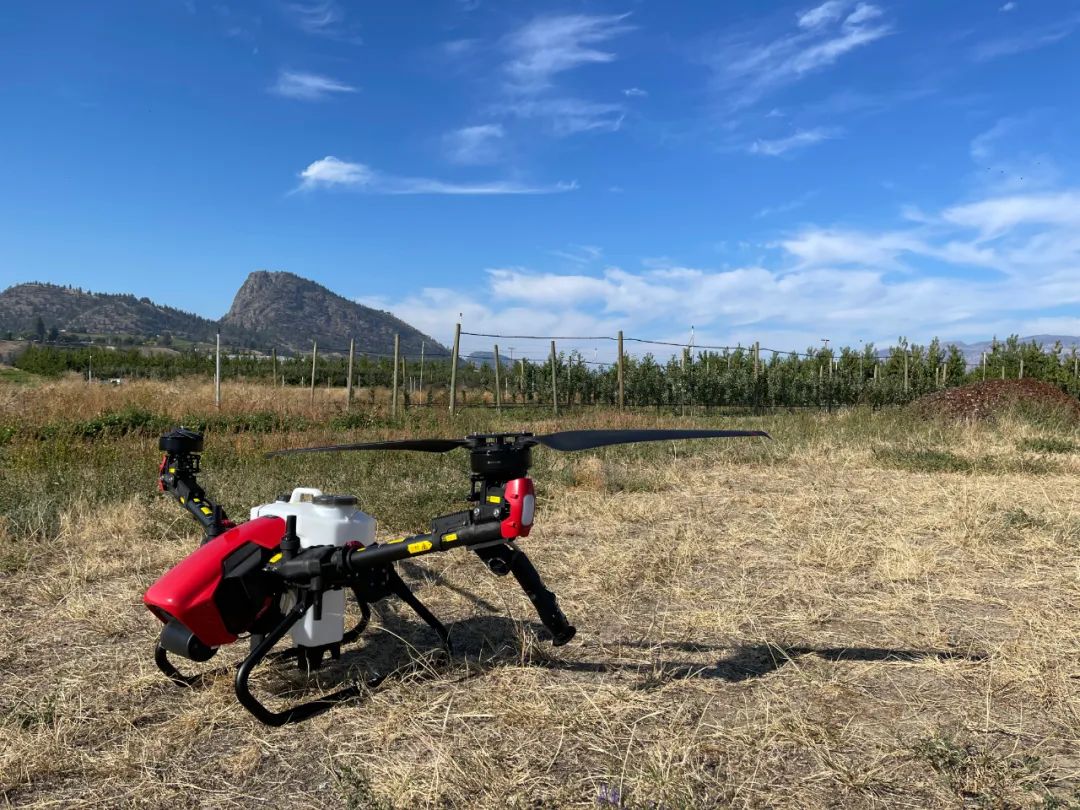 iflyingalways's tweet photo. Recently, the XAG V40 agricultural UAV has officially obtained the commercial operation exemption certificate granted by FAA, becoming the first dual rotor agricultural UAV in the world to obtain the FAA exemption. https://t.co/xY2kwK2yZH