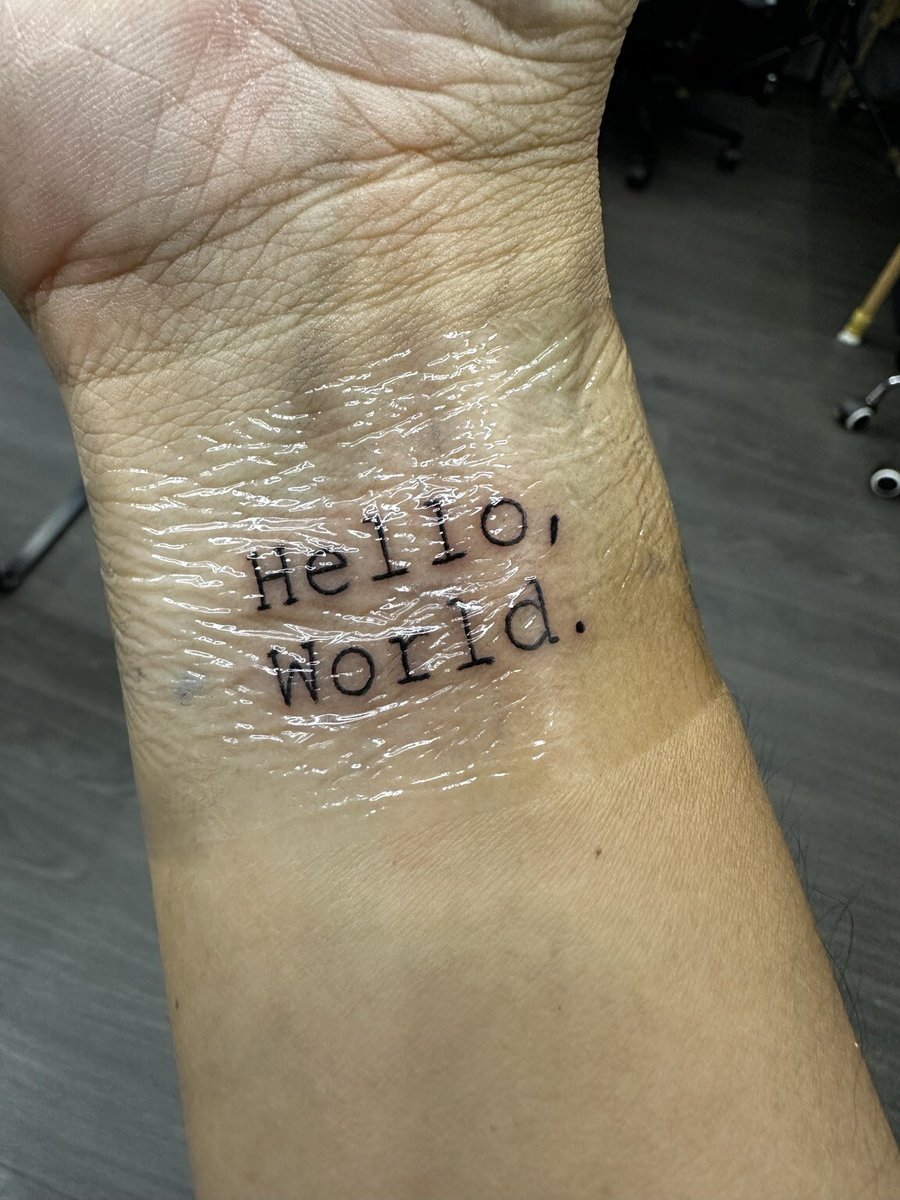 AlwynIsPat's tweet image. The dedication to one’s craft. 😬
#programmer #helloworld #programmerforlife