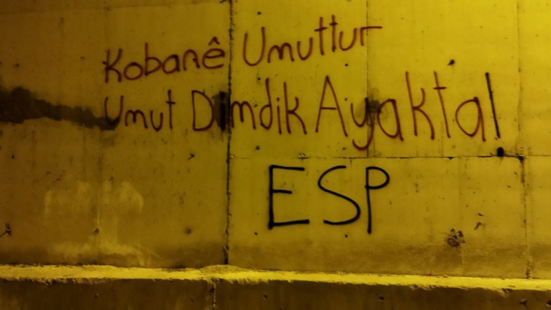 EthaEtkin's tweet photo. 📌 SEÇTİKLERİMİZ | ATILIM
Sömürgeciliği kuşatmak 

🔹İşgal harekatlarına tutum alarak Kürt soykırımına karşı çıkmak;İran ve Rojhilat ayaklanmasını zafere taşımak,faşist şeflik rejimini yenilgiye sürüklemek ve Ortadoğu'da halkların baharını başlatmaktır.

➡️https://t.co/lGxPhu43Qz https://t.co/br6HUT4XbB