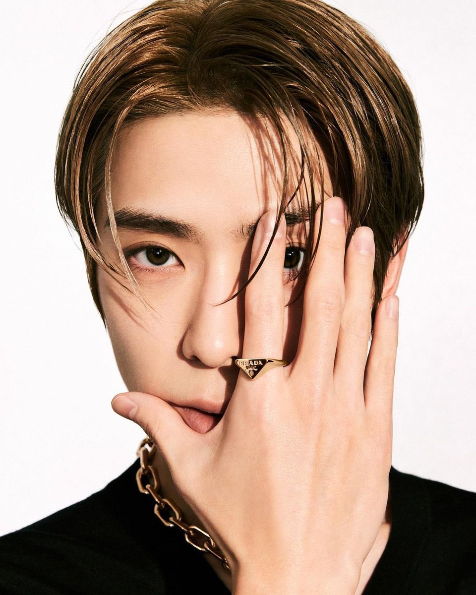 yunotized's tweet image. jaehyun for prada fine jewelry 🤩
