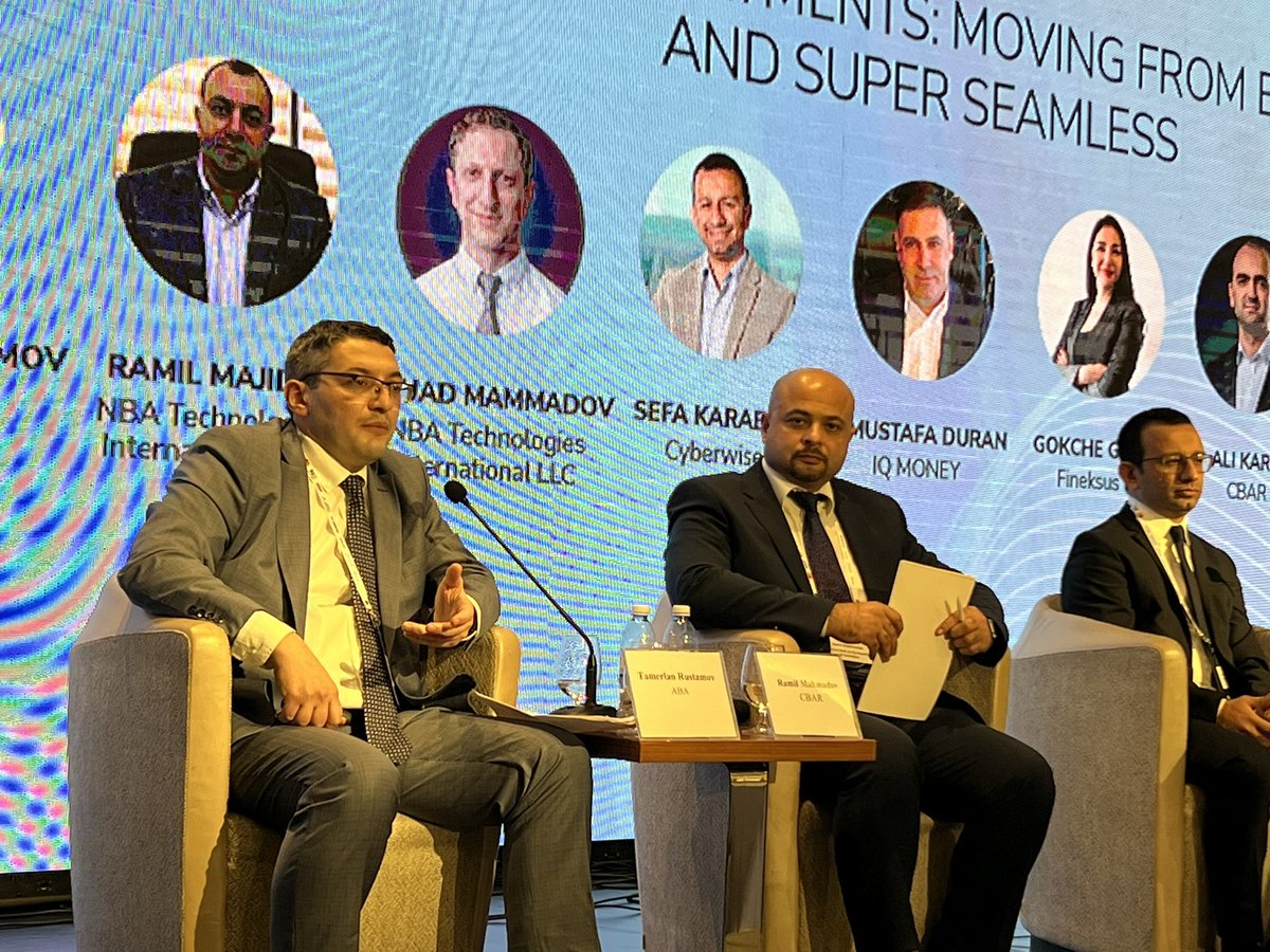 aliyev_namik's tweet photo. Bütövlükdə Forum maraqlı mövzularla yadda qaldı.Postkovid bankçılığı: Çağırışlar və imkanlar, Açıq Bankçılıq Xidmətləri, rəqəmsal platformalara dair geniş müzakirələr aparıldı, məruzələr dinlənildi. #bankingforum https://t.co/hYTGi0DG7q