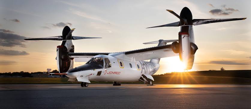 UStanzania's tweet photo. Real life transformers🦾 ✈️ V-22 Osprey, amazing aircraft built by Bell and Boeing 
#aviation #aviationlovers #aviationdaily #aviationgeek #airplanes #instaaviation #pilot #pilotlife #aviationish https://t.co/TBsRTRAI03