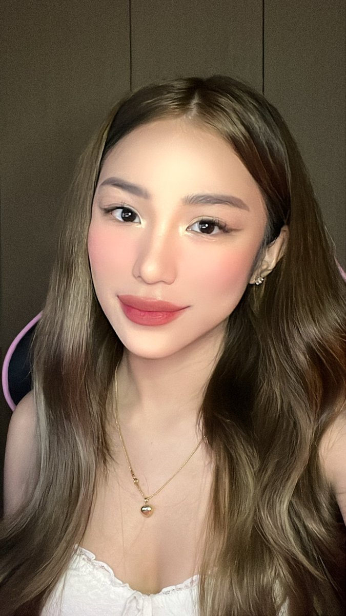 kellycanoza's tweet photo. She’s 👱🏻‍♀️ https://t.co/SUBBxIeoLC
