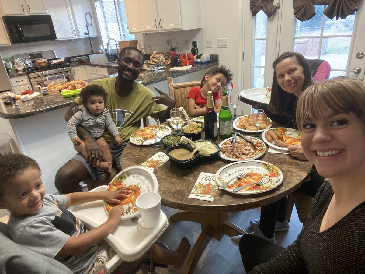 Audge86's tweet photo. Happy Thanksgiving from my family to yours! 😘 https://t.co/ExzVlRWMgu