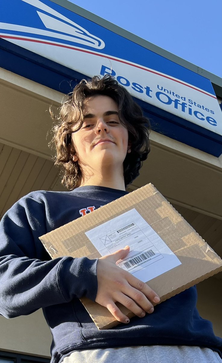 Super proud of my son Michael The Author 🎤🎶✍️

Wrote, composed &amp; published 6 albums

Has over 2 million streams…

Jumped thru many hoops to get an old school vinyl album version pressed &amp; released

Shipped the first of many out yesterday 

open.spotify.com/artist/0Rjcaoc…