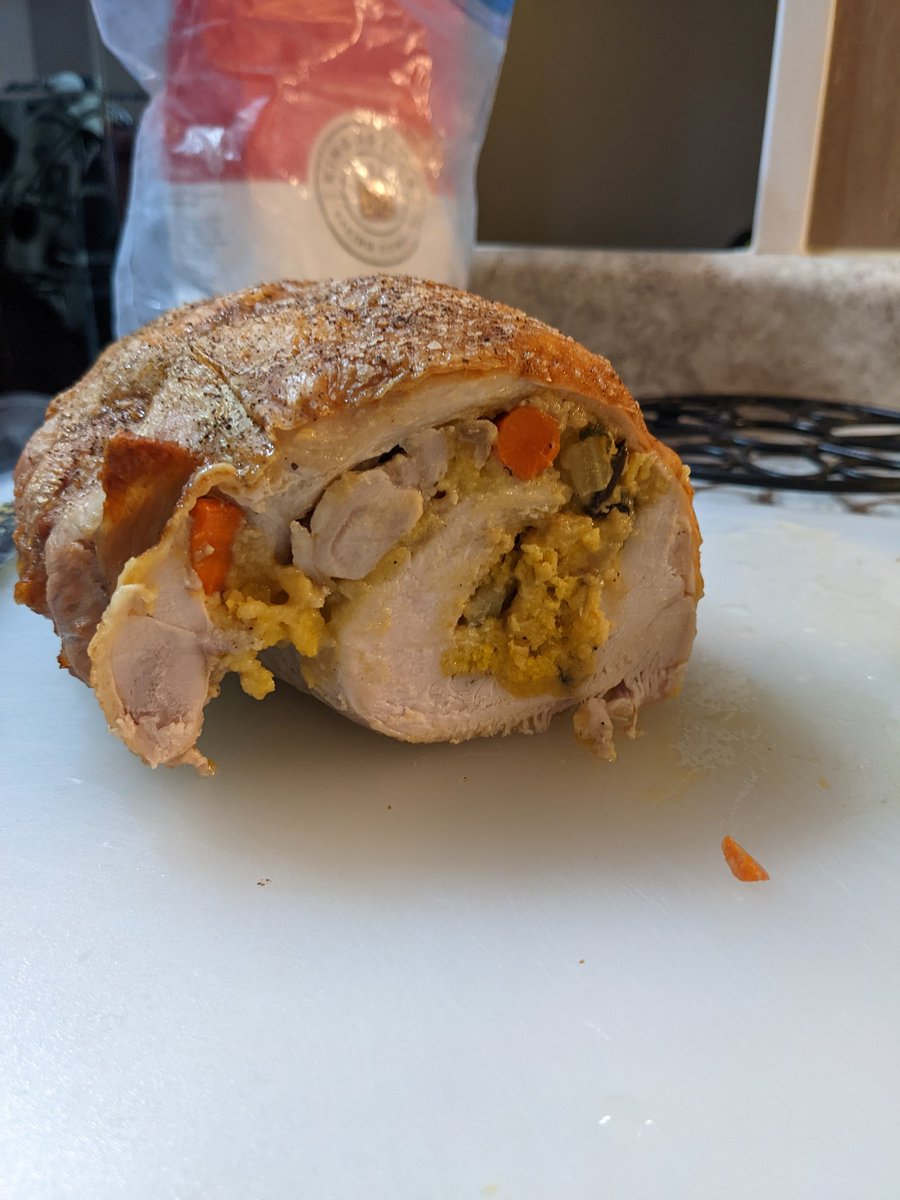 Melodic_Mane's tweet photo. A whole turkey roulade with a sweet potato and mushroom stuffing, served with garlic and dill mashed red-skin potatoes, turkey drippings and onion gravy and some cranberry sauce. Extremely happy with how this turned out. https://t.co/eARWAKAofm