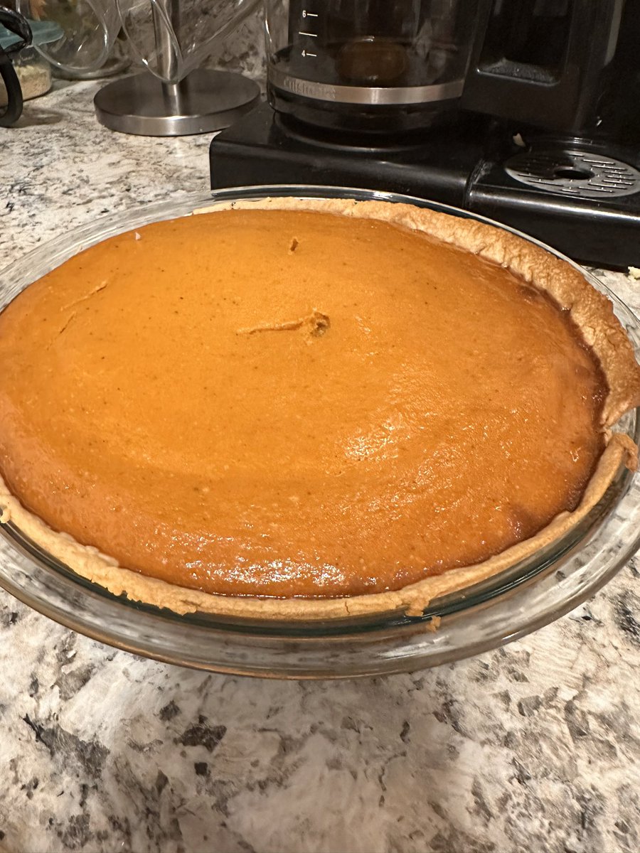 itsAngxlique's tweet photo. Made some pumpkin pie 🥧🎃 https://t.co/qjalV5w0Sp
