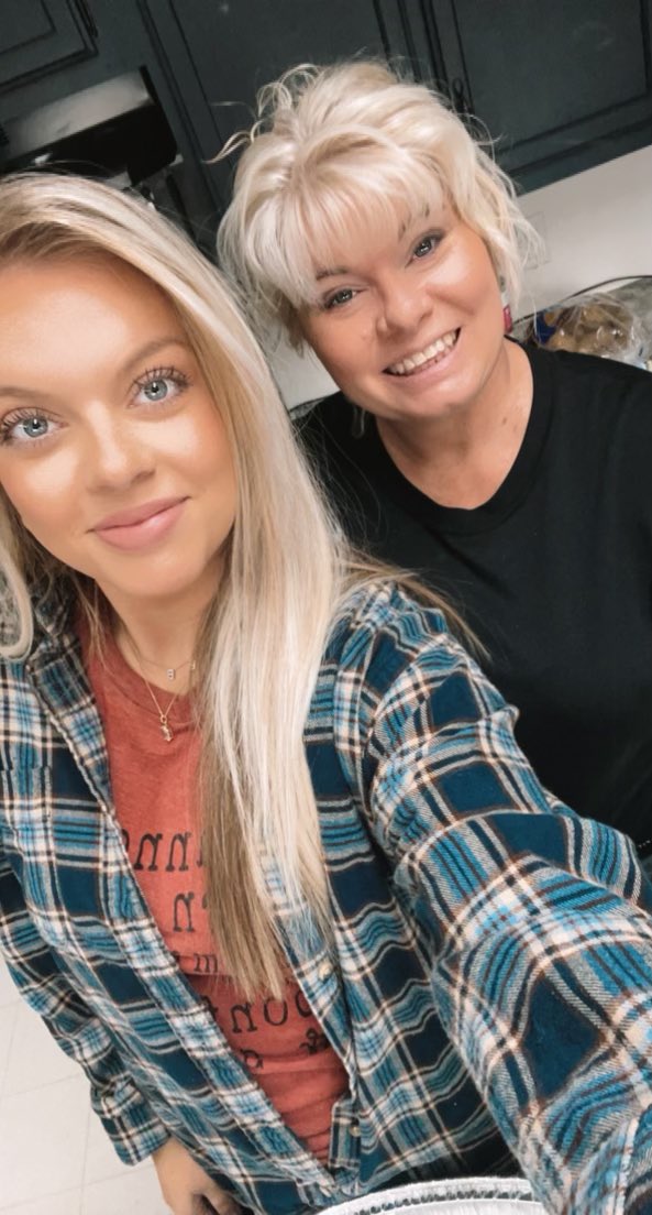 cutsbymichelle's tweet photo. Happy Thanksgiving 🦃🦃❤️❤️ https://t.co/trjcP2xdgj