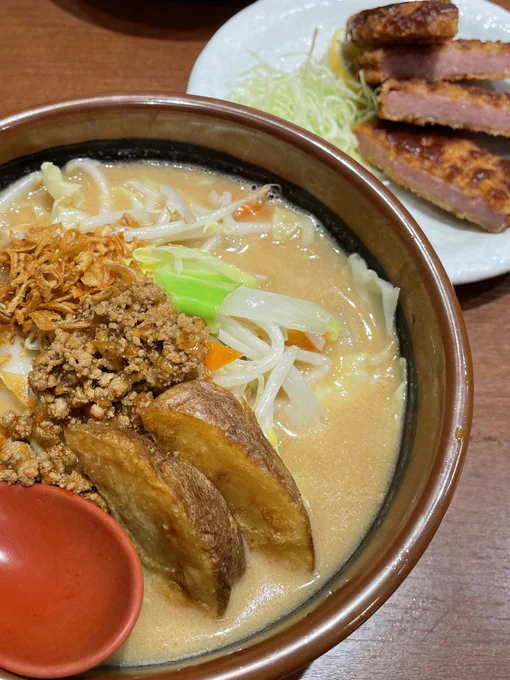 お昼は門左衛門の味噌ラーメン&amp;ハムカツ! 