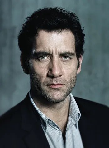 imat2020's tweet photo. @smurray0104 @MuellerSheWrote Clive Owen https://t.co/M6upTjxKO3