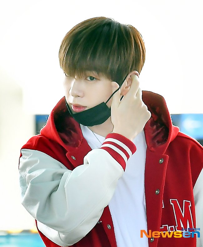 [📸] 221125 인천국제공항 인도 뉴델리 출국
#강다니엘 #KANGDANIEL