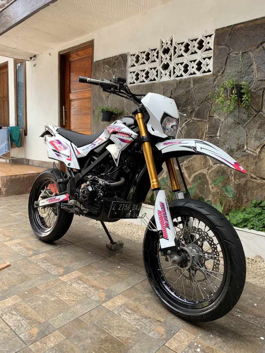 garutfess's tweet image. Asgar!  soriii banget ikut jualan, d-tracker se 2019 siapa tau ada yg minat mulus komplit pajak isi 26jt nego. udah setelan anak kuliahan kasep.