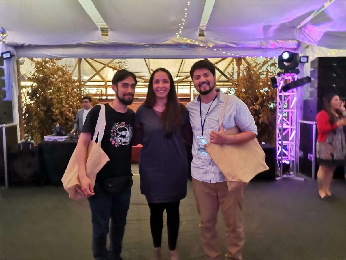 Proud of Octavio and Vicente best poster at #congresoofmc  #Antarctic research rock🥳