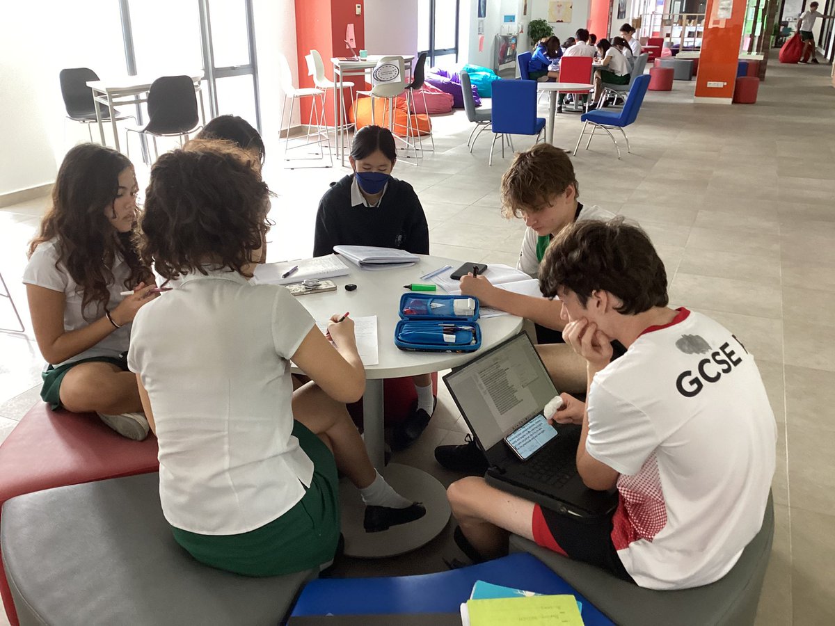 KLASS_English's tweet photo. Year 11s are hard at work as they study their IGCSE Poetry anthology. Yesterday, students collaborated in small groups to teach each other a section of the poem until it was all annotated! Great team work 👭👬 https://t.co/uyoe4DmrJs
