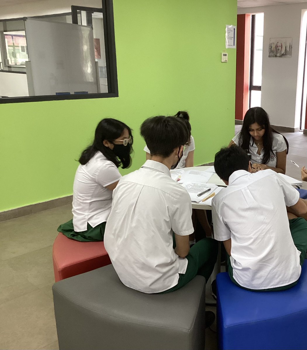 KLASS_English's tweet photo. Year 11s are hard at work as they study their IGCSE Poetry anthology. Yesterday, students collaborated in small groups to teach each other a section of the poem until it was all annotated! Great team work 👭👬 https://t.co/uyoe4DmrJs
