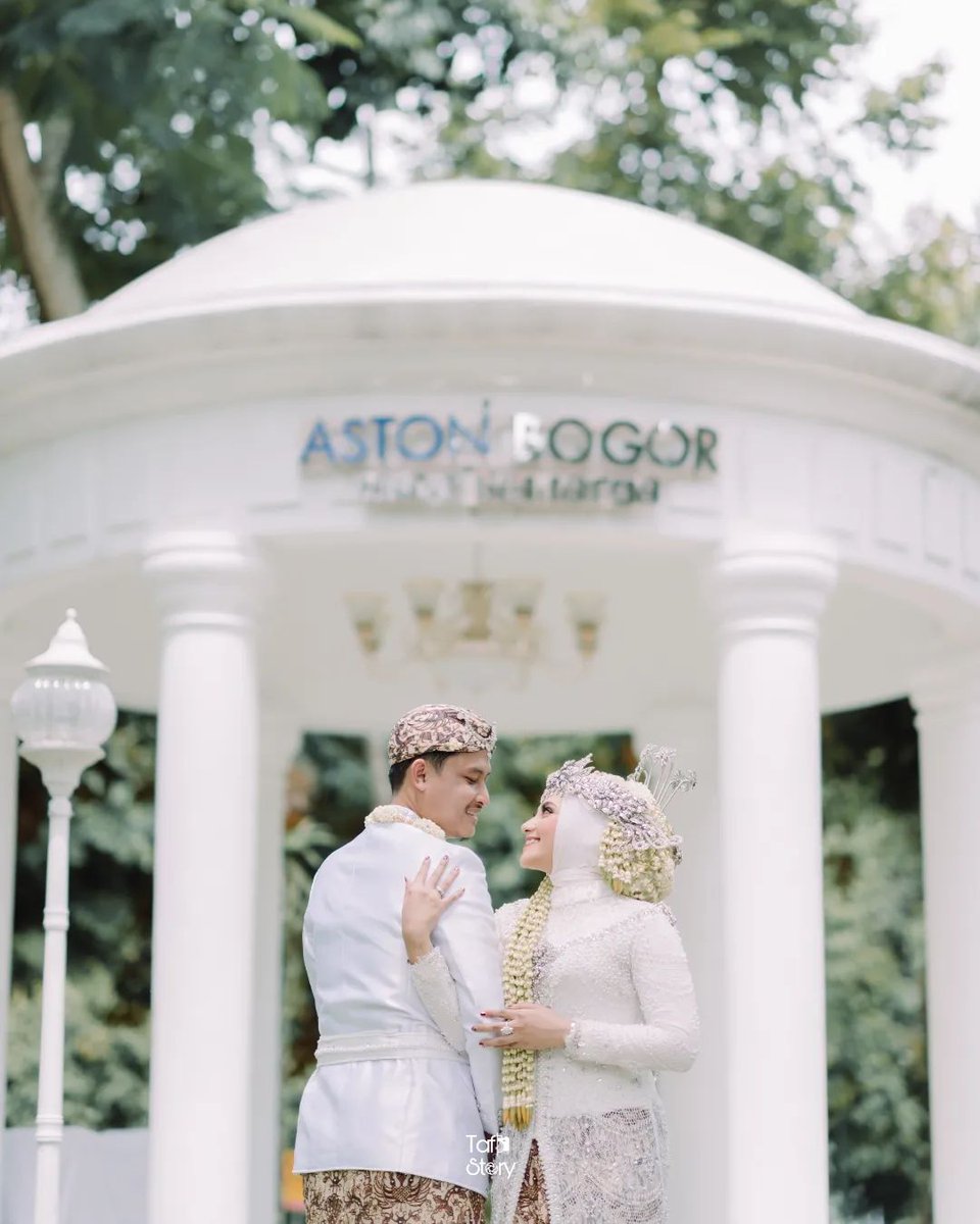 Meet our wedding expert at The 10th Wedding Expo on 26th - 27th November 2022 at IPB International Convention Center, Booth E1. 

#ASTONBogor offering wedding venues to suit every request, from grand banquets to intimate solemnizations.

Photo by @taf_story

#WeddingsAtASTON