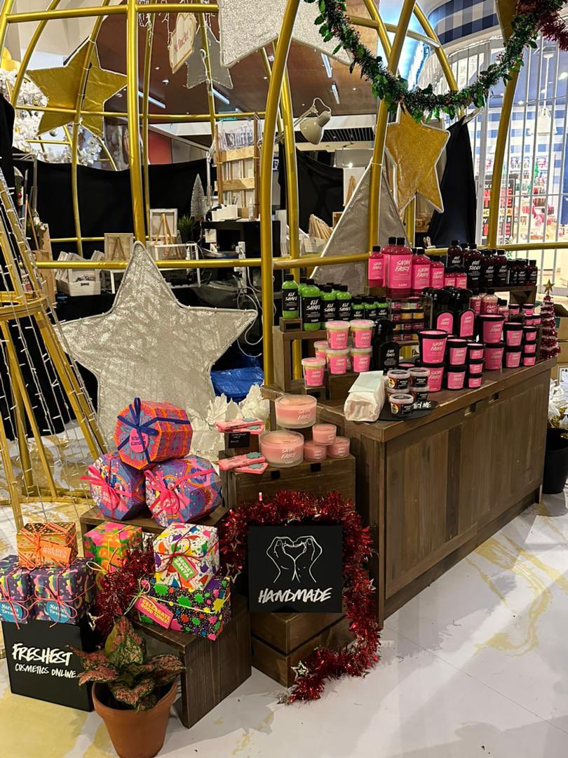 MalaysiaLush's tweet photo. Come check out our Christmas Pop-Up at MyTOWN Shopping Centre, Kuala Lumpur! We’re located at Central Town. 🧚♀️🎄
#snowfairy #lushchristmas https://t.co/51xJv6TT47