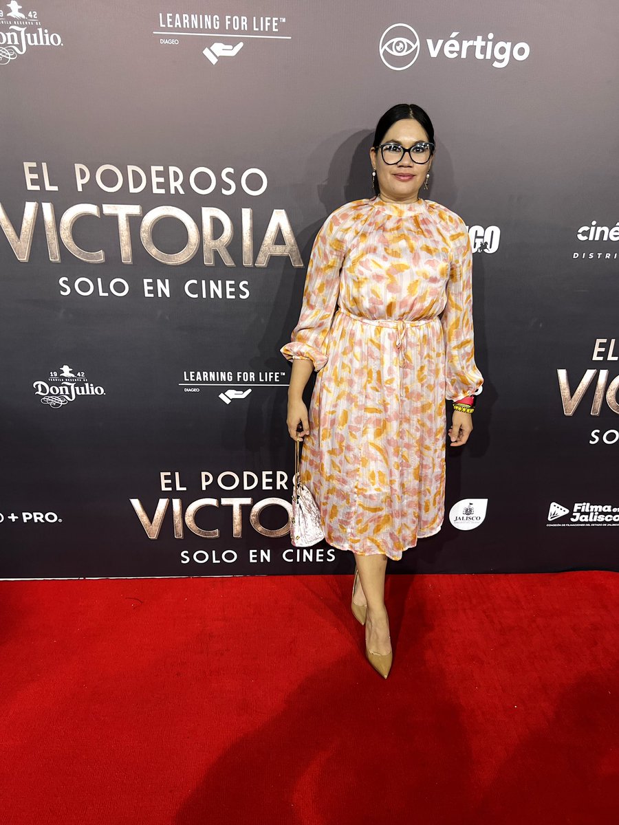 ViriEStre's tweet photo. 👏🏼¡¡Felicidades!! Raul Ramon por este filme, dando paso con el pie derecho en esta ópera prima. 🎞️ 👏🏼👏🏼👏🏼✨✨✨ #ElPoderosoVictoria gracias por la invitación en compañía de mis queridos @millenoficial https://t.co/hONKi67za4