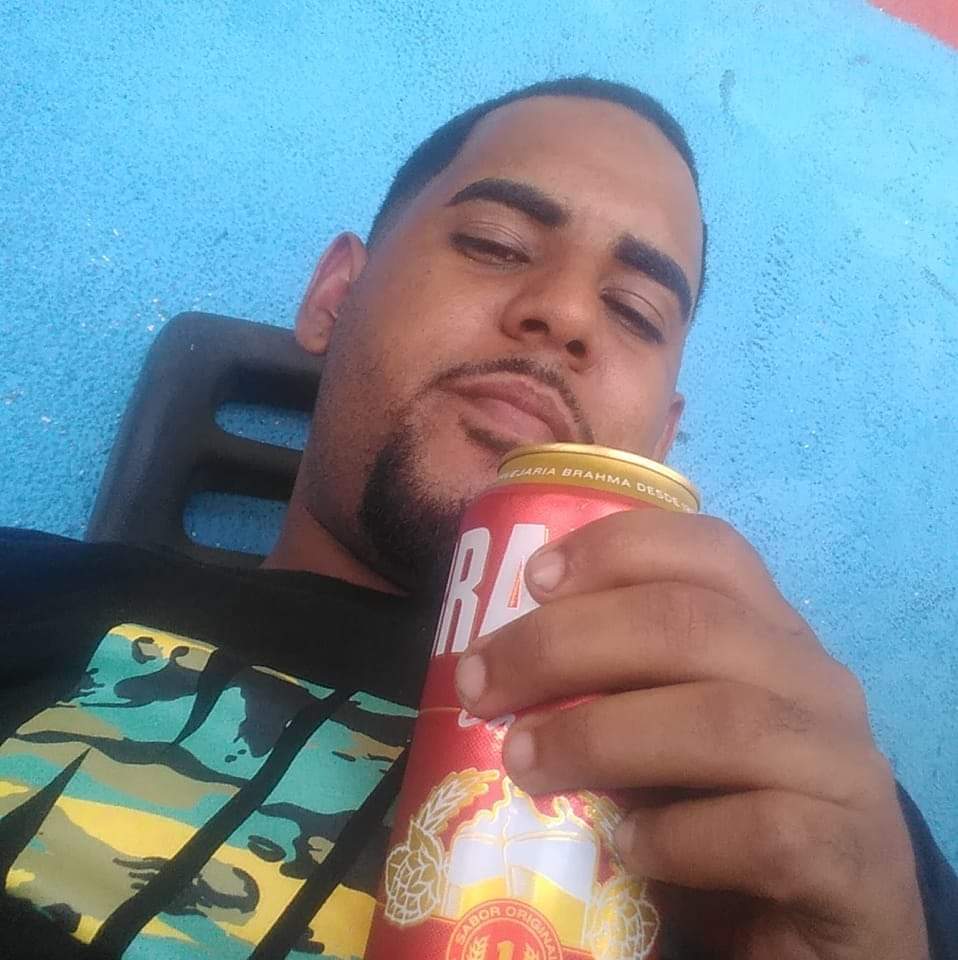 miliciano águia quando estava rolando guerra entre as mlc ele saiu da tropa do tandera e ficou trabalhando de X9 para a milícia do zinho passava tudo o que via de cabuçu ao km32 para o Xandy e no fim da guerra novamente se declarou miliciano no time que permaneceu