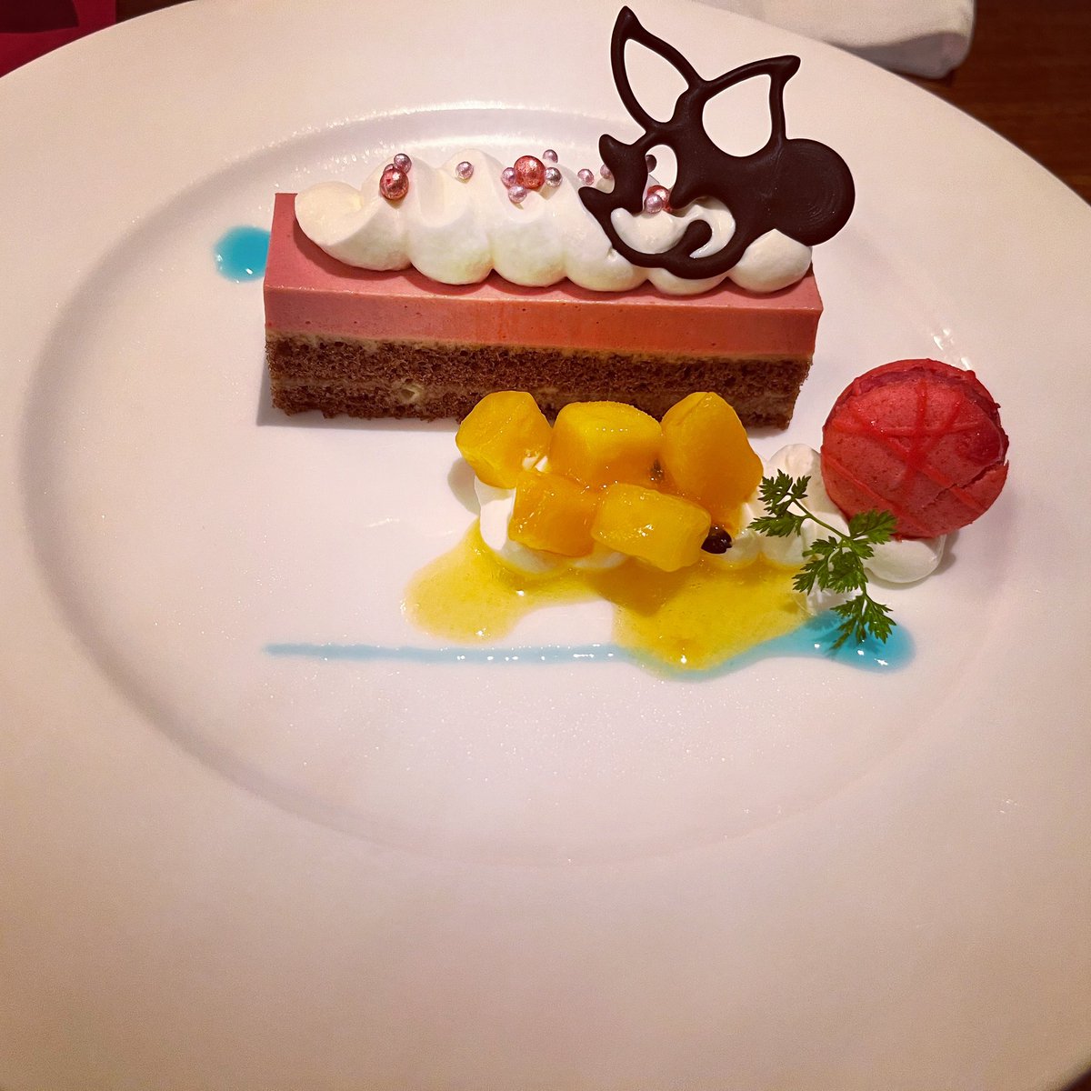 DisneyPhoto00's tweet image. #Disney#TokyoDisneyResort#TokyoDisneyLand#TokyoDisneySea#TDL#TDS#TDR#tokyodisneyresort#tokyodisneyland#tokyodisneysea#Photo#ディズニー#ディズニーリゾート#ディズニーランド#ディズニーシー#写真#綺麗#グルメ#写真#夢の国#ディズニー夜景#ディズニー好きな人と繋がりたい#ディズニー写真