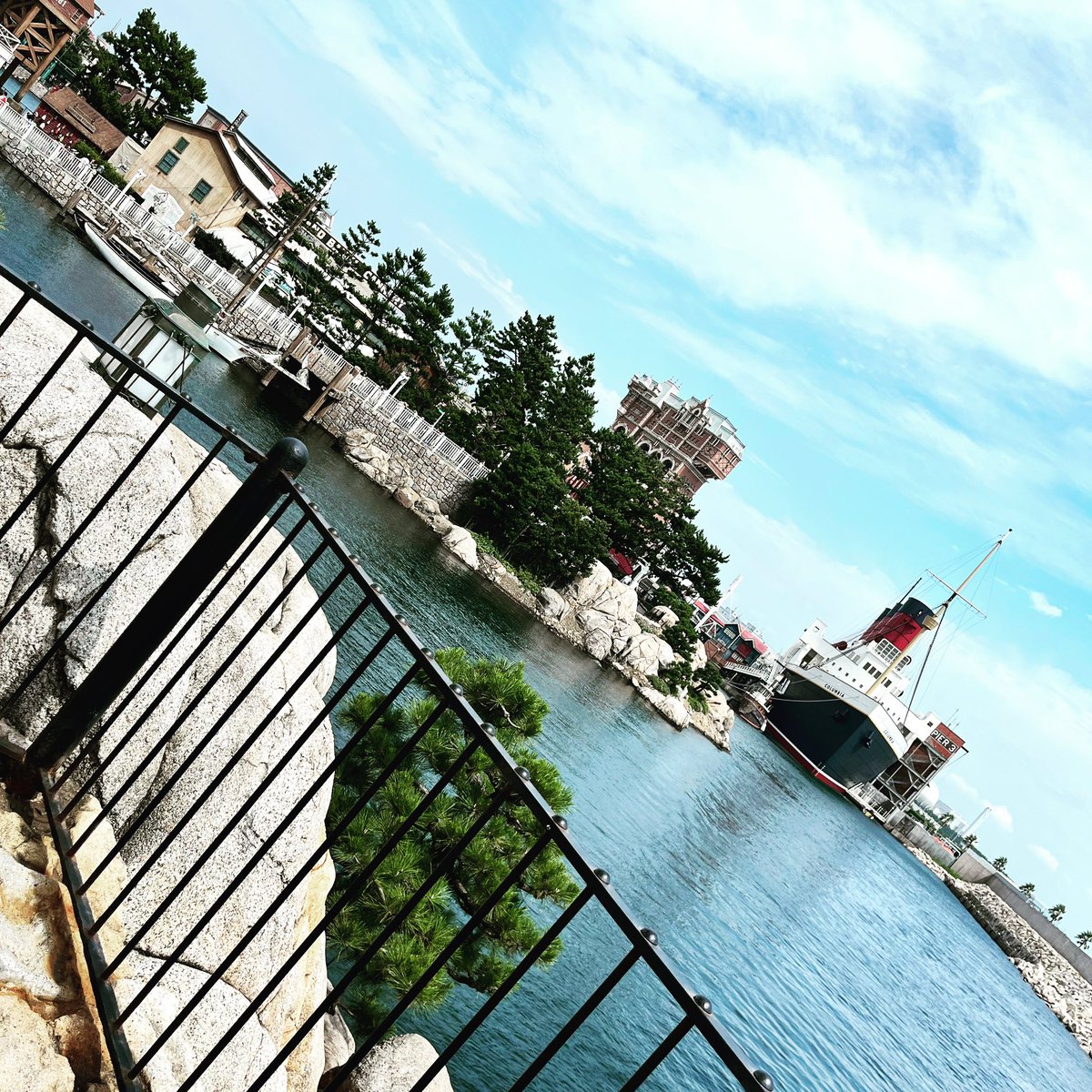 DisneyPhoto00's tweet image. #Disney#TokyoDisneyResort#TokyoDisneyLand#TokyoDisneySea#TDL#TDS#TDR#tokyodisneyresort#tokyodisneyland#tokyodisneysea#Photo#ディズニー#ディズニーリゾート#ディズニーランド#ディズニーシー#写真#綺麗#グルメ#写真#夢の国#ディズニー夜景#ディズニー好きな人と繋がりたい#ディズニー写真