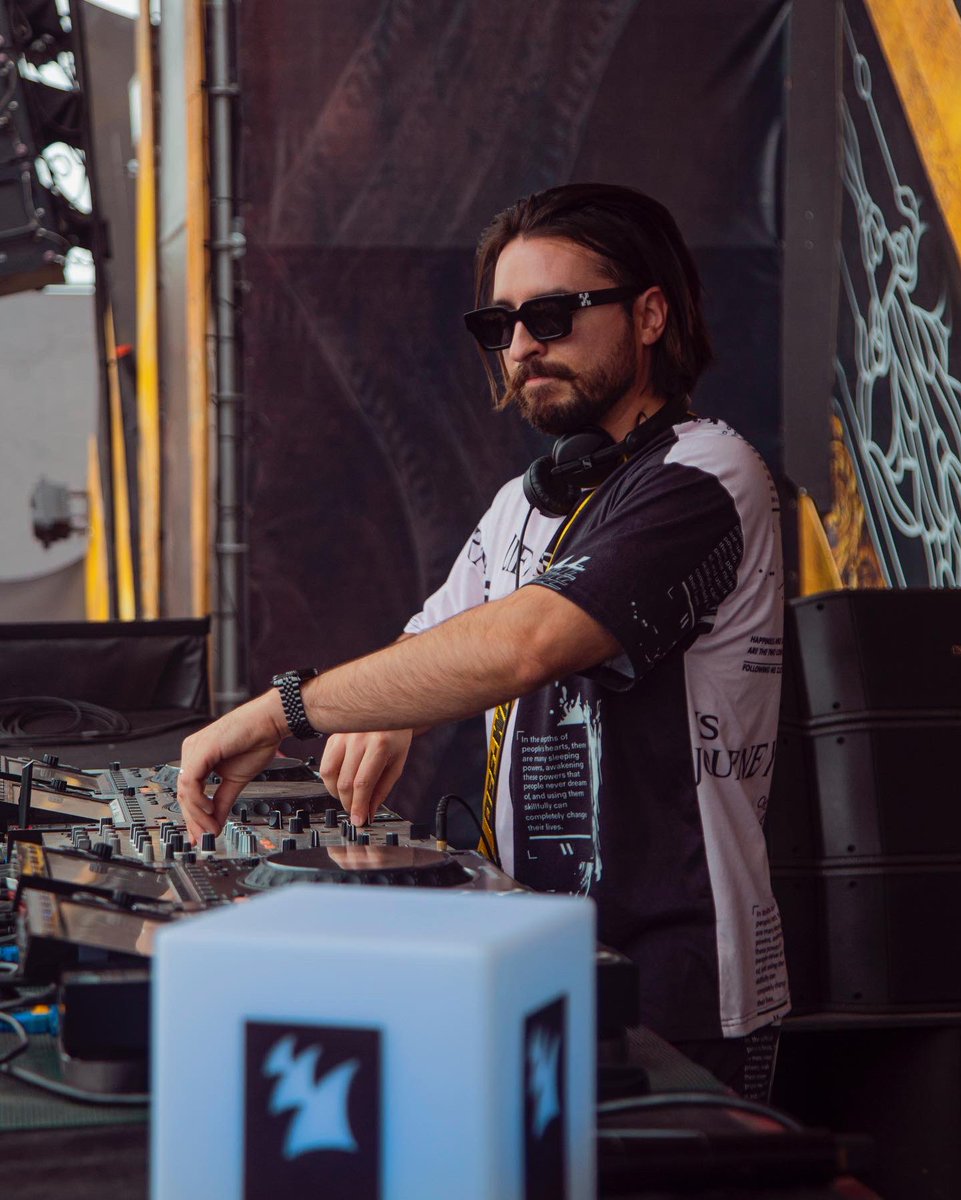 Alfred Beck (@alfredbeck) on Twitter photo Tuve la oportunidad de formar parte del “Armada Stage” <a href="/Armada/">Armada Music</a> en <a href="/Dreamfieldsmex1/">Dreamfieldsmexico</a> y ustedes estuvieron ahí apoyándome hasta el último momento. Los amo FAM ❤️🔥❤️🔥
Muchas gracias a Wolfpack Entertainment por confiar en mi música para ser parte de este gran stage “Fue un Honor” 🙏🏻 Tuve la oportunidad de formar parte del “Armada Stage” <a href="/Armada/">Armada Music</a> en <a href="/Dreamfieldsmex1/">Dreamfieldsmexico</a> y ustedes estuvieron ahí apoyándome hasta el último momento. Los amo FAM ❤️🔥❤️🔥
Muchas gracias a Wolfpack Entertainment por confiar en mi música para ser parte de este gran stage “Fue un Honor” 🙏🏻