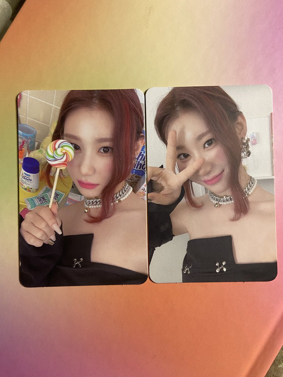 xiuchiii's tweet image. wts lfb lf itzy ph 

- assorted crazy in love photo cards 
- all clean 
- ₱100 each 

help rt 

tags yuna lia chaeryeong lollipop cookie cutter selca selfie pc cil ryujin yeji album jyp