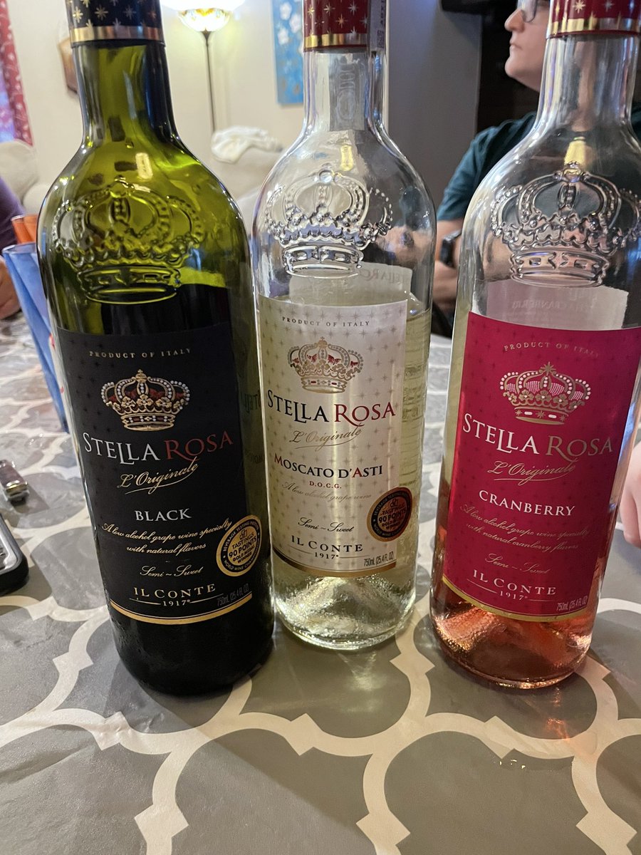 Lokax72's tweet photo. May have had too many #stellarosa 🍷🍷🍷*cheers* https://t.co/wMYxJrB7Ai