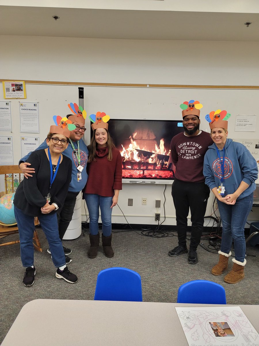 Thankful to be working with this amazing team this year! <a target='_blank' href='http://search.twitter.com/search?q=KWBPride'><a target='_blank' href='https://twitter.com/hashtag/KWBPride?src=hash'>#KWBPride</a></a> <a target='_blank' href='http://twitter.com/BarrettAPS'>@BarrettAPS</a> <a target='_blank' href='https://t.co/TecpcyuvRR'>https://t.co/TecpcyuvRR</a>