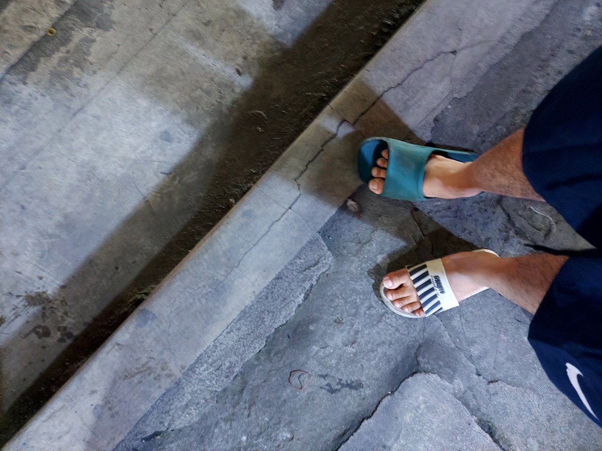 draterss's tweet photo. @LazadaPH Buti na lang puwedeng maramibg voucher kay Lazada napalitan din ang tsinelas ko

179 pesos 'to sa store ni Penshoppe pero nakuha ko na lang sa LazMall store nila 96.85 pesos dahil sa Shop voucher, Free shipping, ane cashback🥰
May cashback pang 48.42 pesos. 
@alpha0390  #LazadaPH https://t.co/d7P1mcvsqI