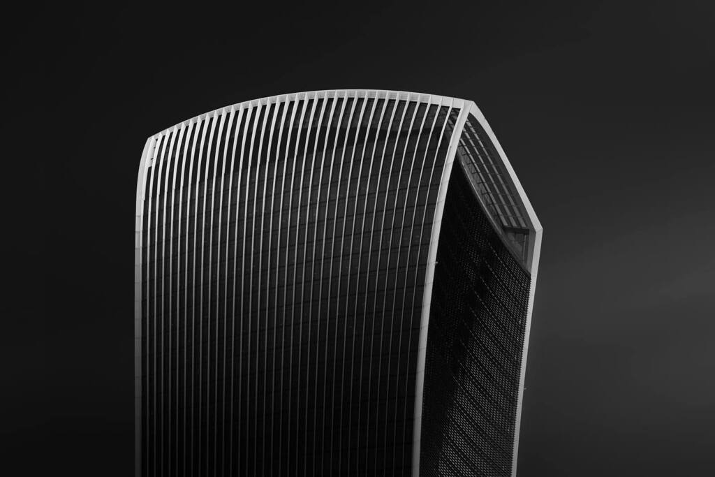 The Walkie Talkie 20 Fenchurch St . #thewalkietalkie #london #london_architecture #skygarden #visitlondon #insta_london #modernarchitecture #fineart_architecture #ndmagazine #fineart #bnwminimalismmag #mindtheminimalism #bnw_greatshots #bnw_experimental… instagr.am/p/ClXlEWLS0nt/