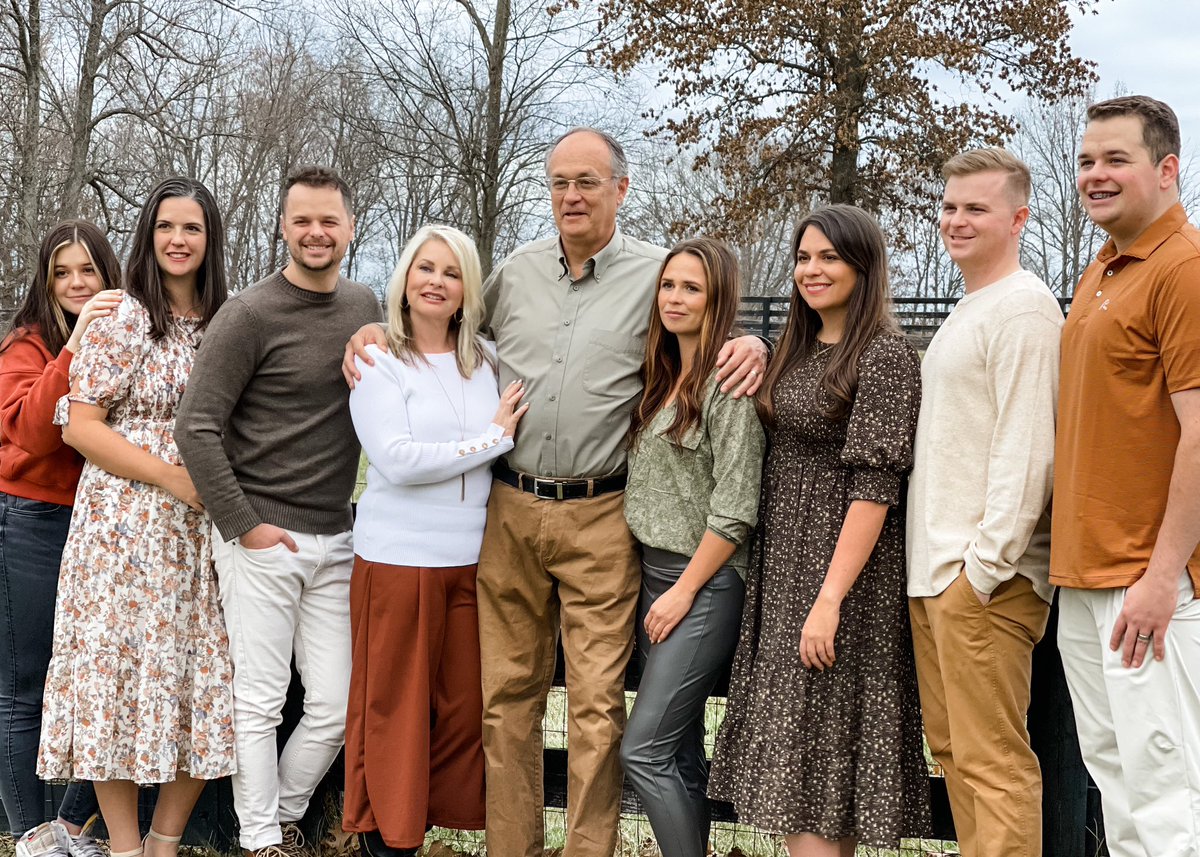into_happy's tweet photo. Happy Thanksgiving! Here are my 4 daughters, 3 sons, 16 grandchildren and one husband thru it all. He cooked 4 turkeys and I made 100 rolls. Our pie contest featured 12 pies…. https://t.co/wDwAwZ5BhB