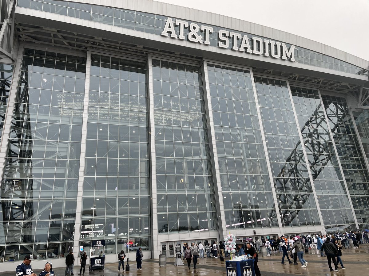 bozbaker's tweet photo. One off the bucket list today. Cowboys Thanksgiving Day game at AT&amp;T stadium, and a great win over the Giants. #cowboysvsgiants https://t.co/dt5iY4xeFl