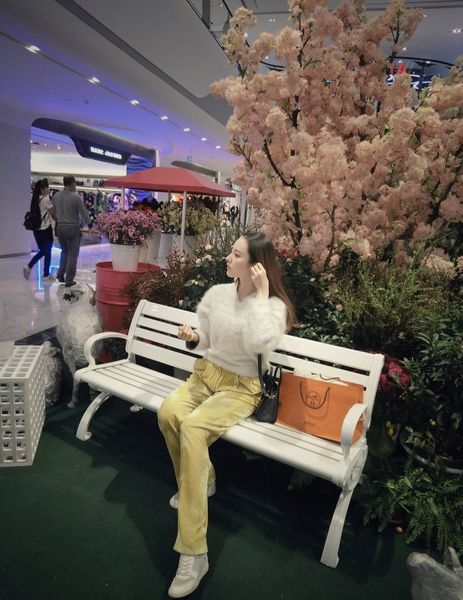 joey__joey86's tweet image. I went shopping in the square today and asked a beautiful woman to take pictures for me. I have to say that this beautiful woman has very good photography skills.😊