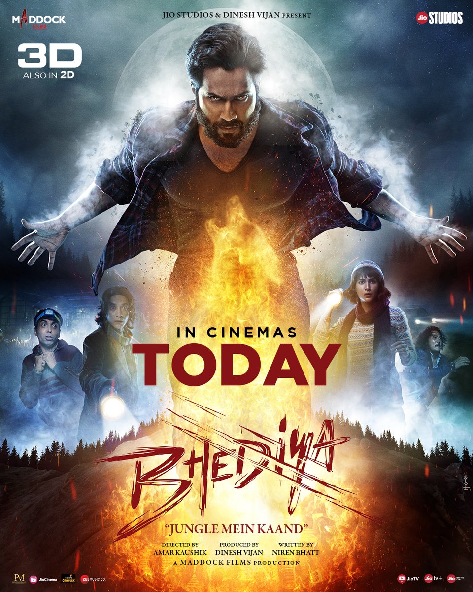 The World of 🐺 is all yours! ❤ #Bhediya in cinemas now, book your tickets: @kritisanon @Varun_dvn bookmy.show/Bhediya m.paytm.me/bhediya #BhediyaDay #BhediyaInCinemasNow