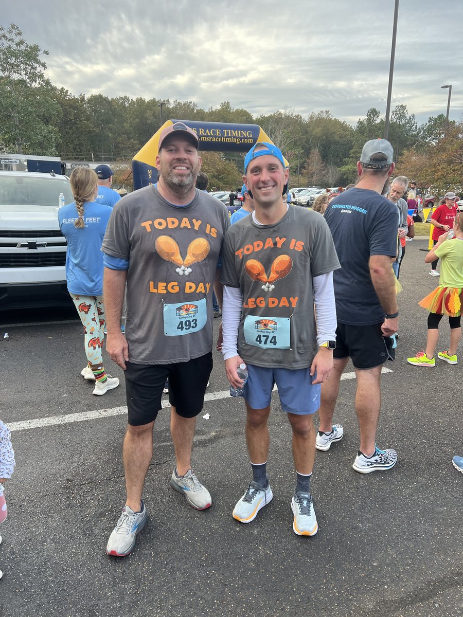 hayessingleton's tweet image. this dude crushed the 8k today! happy thanksgiving!! @JohnLassiter