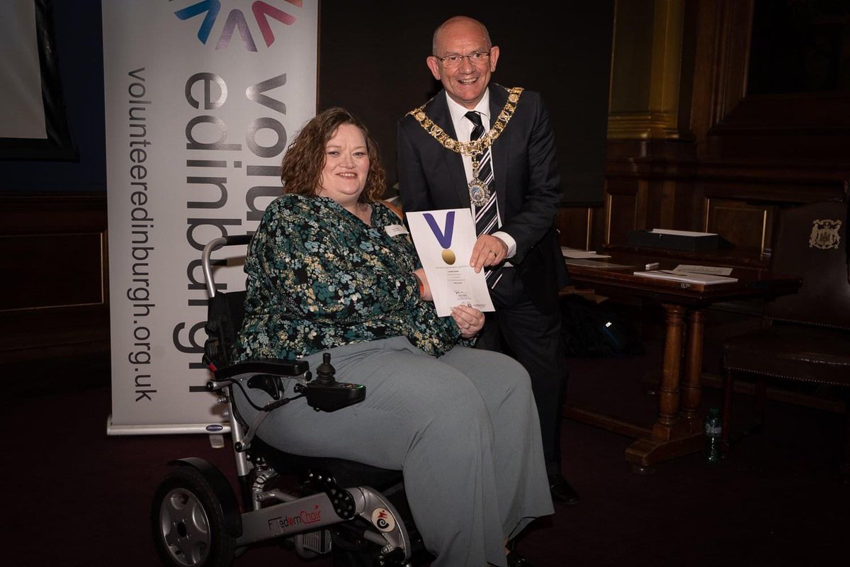 ClanCromie's tweet photo. In a bad place with pain just now &amp; trying to think of good things pain brought me, like a volunteer opportunity with @PainConcern &amp; back in June I was honoured to be presented with an Inspiring Volunteer Award from the Lord Provost. #itsnotallbad #ChronicPain #chronicillness https://t.co/FZx4C8ZNDt