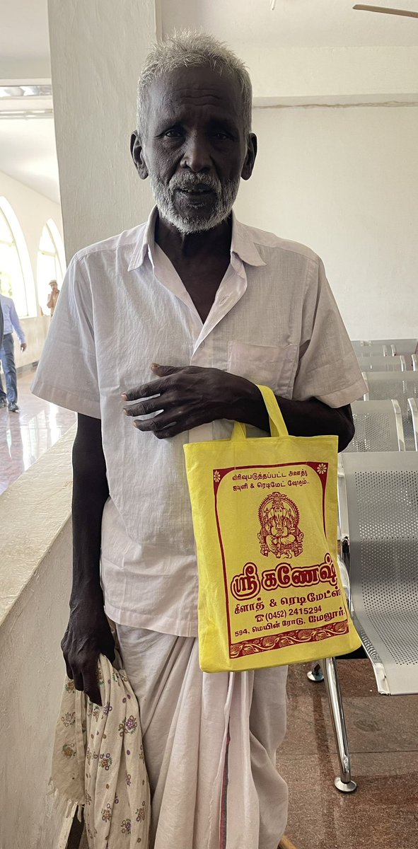The man and his Manjapai at Madurai Collectorate showing the way to fight pollution from plastic bags. He says when you always carry a Manjapai where is the need for a plastic bag ? நன்றி Aiyya 🙏 #meendummanjapai #manjapai #madurai #stopplasticpollution