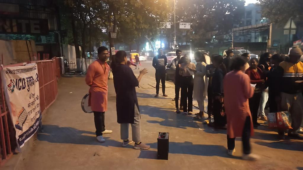 DMSouthDelhi's tweet photo. Nukkad Nattak programs were  performed to spread awareness on MCD Election-2022 in District South. 
#SVEEP #activities #mcdelection2022 #secdelhi
@secdelhi https://t.co/Vp9hMWdwTH
