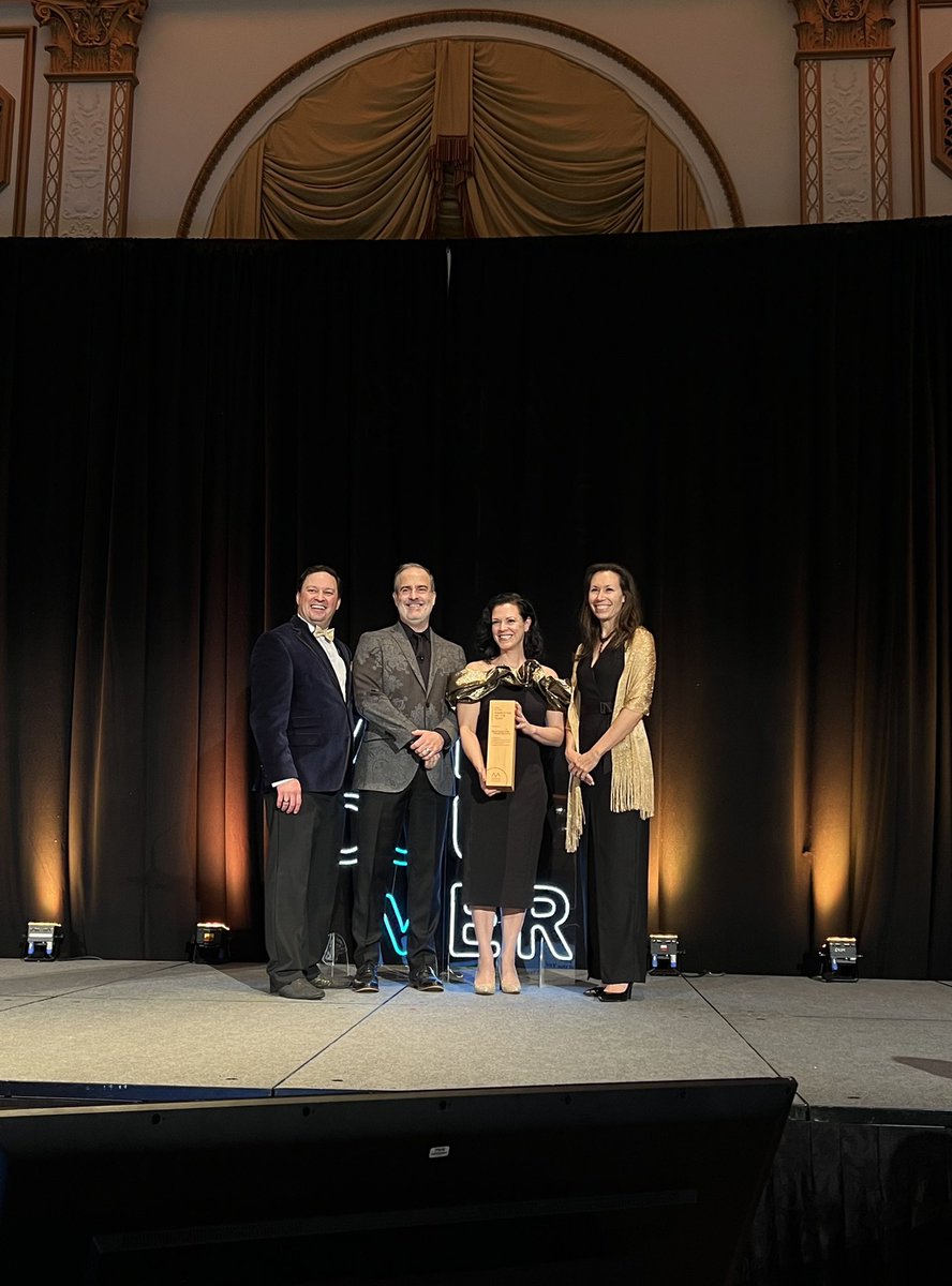 MyVancouver's tweet photo. We are honoured to be accepting the 2022 @bcama Marketer of the Year! We wouldn't have been able to achieve this without our wonderful team, our members, and the continued partnership from our industry. #BCAMAMOY #TeamVancouver #LoveVancouver https://t.co/wh7nTf57tk