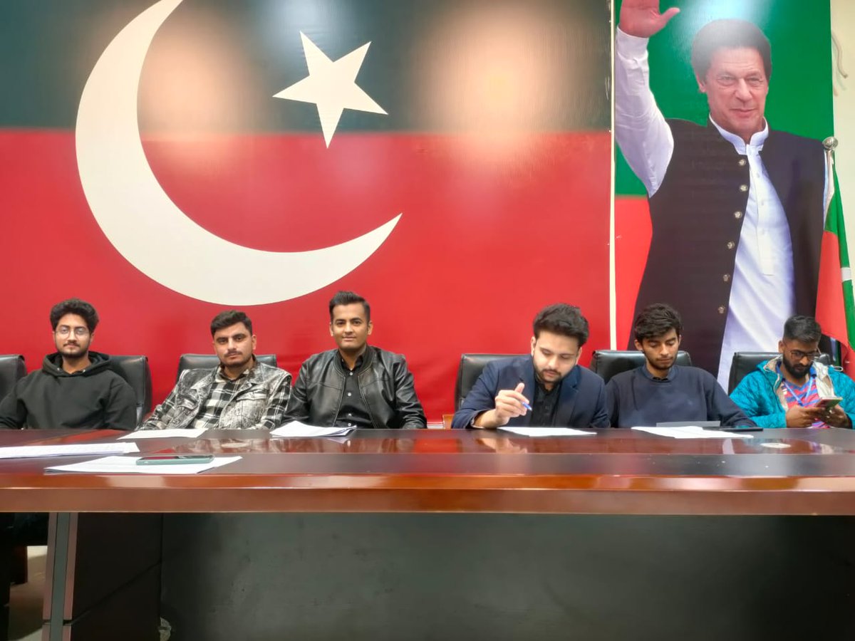 ISFComsats's tweet photo. آج ISF کامسیٹس کی ٹیم نے سینٹرل آفس میں بھرپور شرکت کی اور حقیقی آزادی کے اس مشن کو آگے بڑھانے میں سرفہرست رہے۔ https://t.co/ktLy2GbOiM