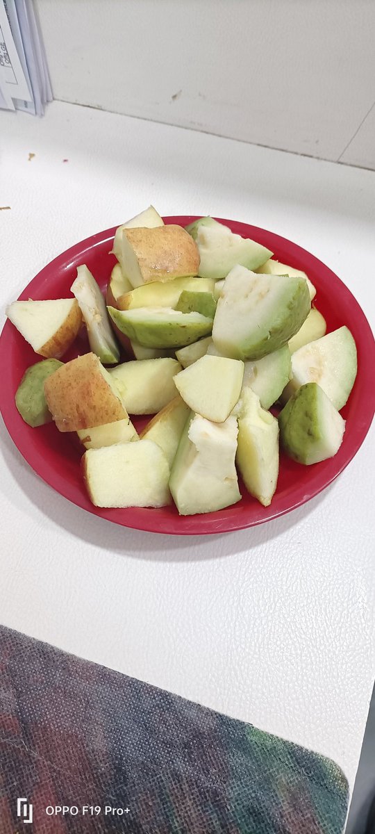 hitesh_AVD's tweet image. Kha lo dosto fruits . 🍎 🍏. 🤤 😋

#fruitsbasket #fruitchat