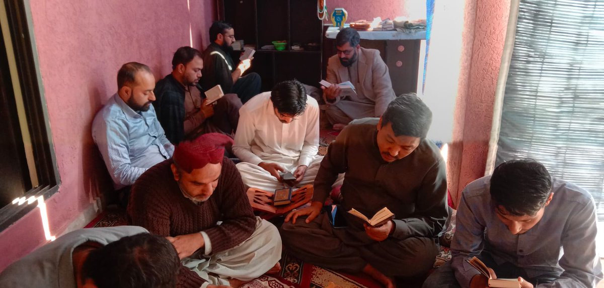 CSecretariatMWM's tweet photo. مجلس وحدت مسلمین پاکستان کے مرکزی سیکرٹیریٹ میں بعد از نماز ظہرین شیخ اعجاز حسین بہشتی کی والدہ گرامی اور میڈیا انچارچ برادر شجاعت علی بلتی کے والد مرحوم اور دیگر مومنین و مومنات کے ایصال ثواب کے لئے قرآن خوانی و دعا کا اہتمام کیا گیا۔ https://t.co/Hk1dWgiU04