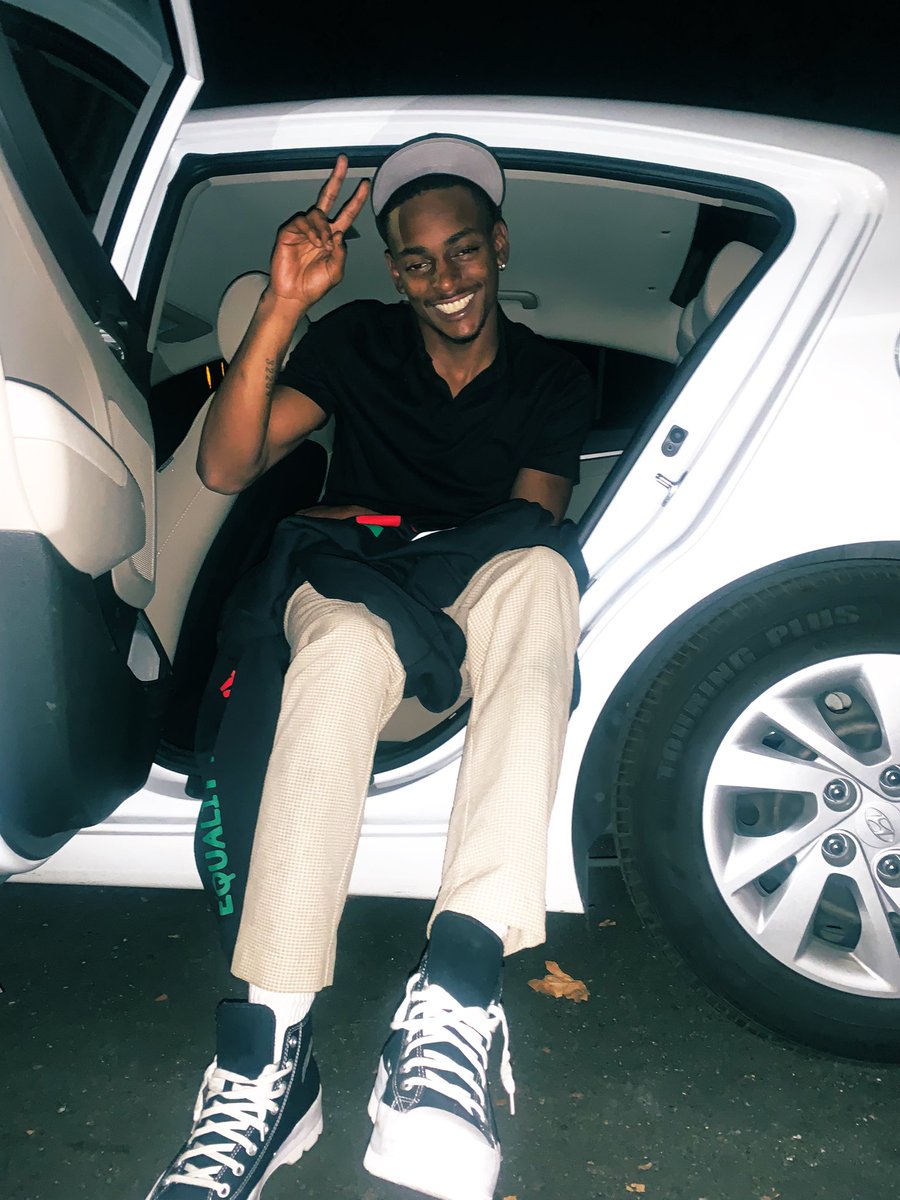Ionlikeweirdos2's tweet photo. Super Super Drunk Thankful 😂🖤💯 https://t.co/exDKkvogvc