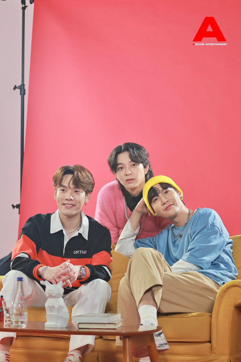 around_ent's tweet image. ภาพบรรยากาศเบื้องหลังการถ่ายทำมิวสิกวิดีโอ “มีเขาเหงาได้ไง (Why lonely?)” ซิงเกิลใหม่ล่าสุดของ 3 หนุ่ม 3 สไตล์ KIMMON - BAS - COPTER

#ขุณขิมมอญ  #CTRPANUWAT
#บาสเด็กอ้วนที่แท้จริง #BKC #bbasjtr