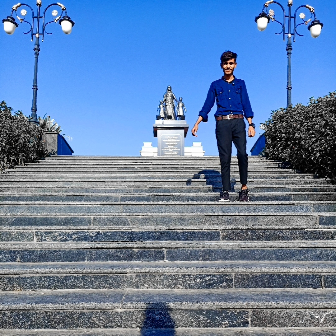 Riteshmeena2001's tweet photo. कौन है जिसमें कमी नहीं है.....?
#आसमाँ के पास भी #जमीं नहीं है...!
.
.
.
#ALWAYS_BE_HAPPY 😊😍
#SMILE 😇
@Riteshmeena2001 https://t.co/MtOQwXtmAv
