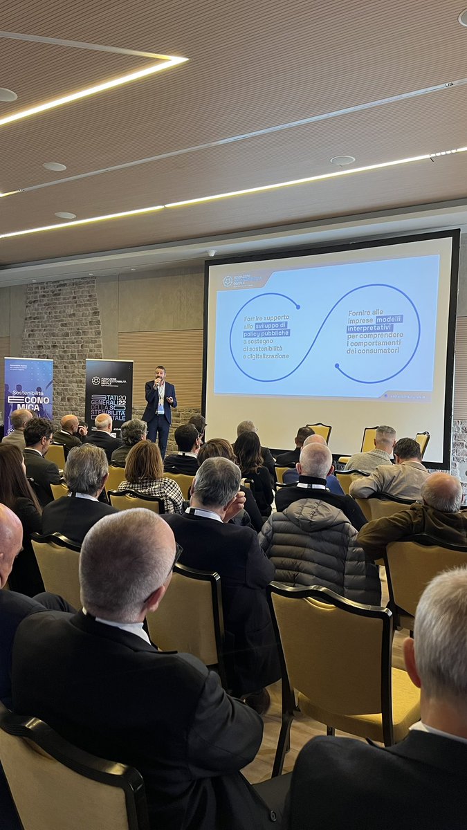 Cosa fa la Fondazione? Cos’è il DiSi? Chi è un insostenibile digitale? Lo spiega <a href="/pastorelli_simo/">Simone Pastorelli</a>, Responsabile della Comunicazione agli #StatiGeneraliFSD