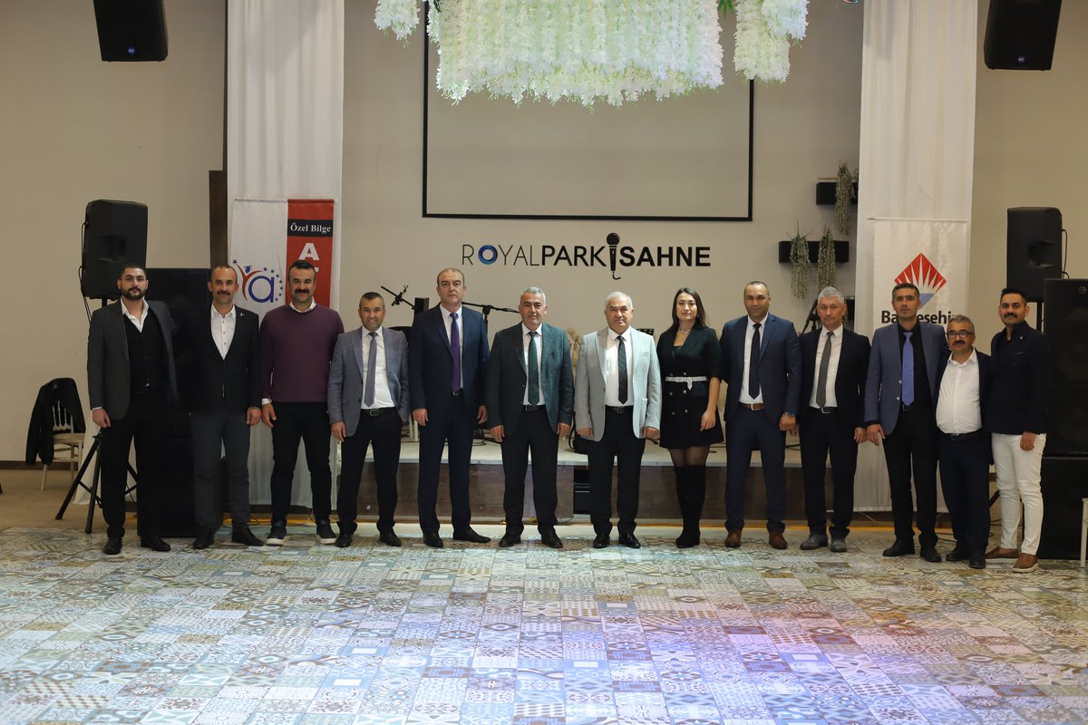 AtabeyOkullari's tweet photo. Atabey Okulları ve @BK_Osmaniye   Bahçeşehir Koleji Osmaniye Kampüsü öğretmenleri ve idarecileri Öğretmenler Günü yemeğinde bir araya geldiler. Öğretmenlerimiz bu özel günlerini eğlenerek geçirdiler. Biz kocaman bir aileyiz 🫶 https://t.co/k4sGeauFgu