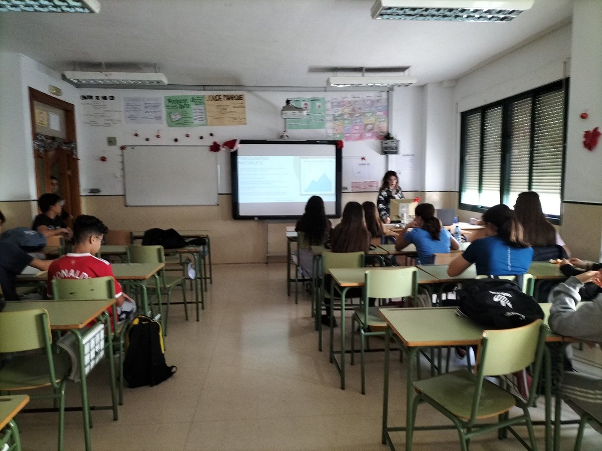 Hoy nuestros grupos de 3 ESO participan en el Taller de Prevención de Violencia de Género en las RRSS